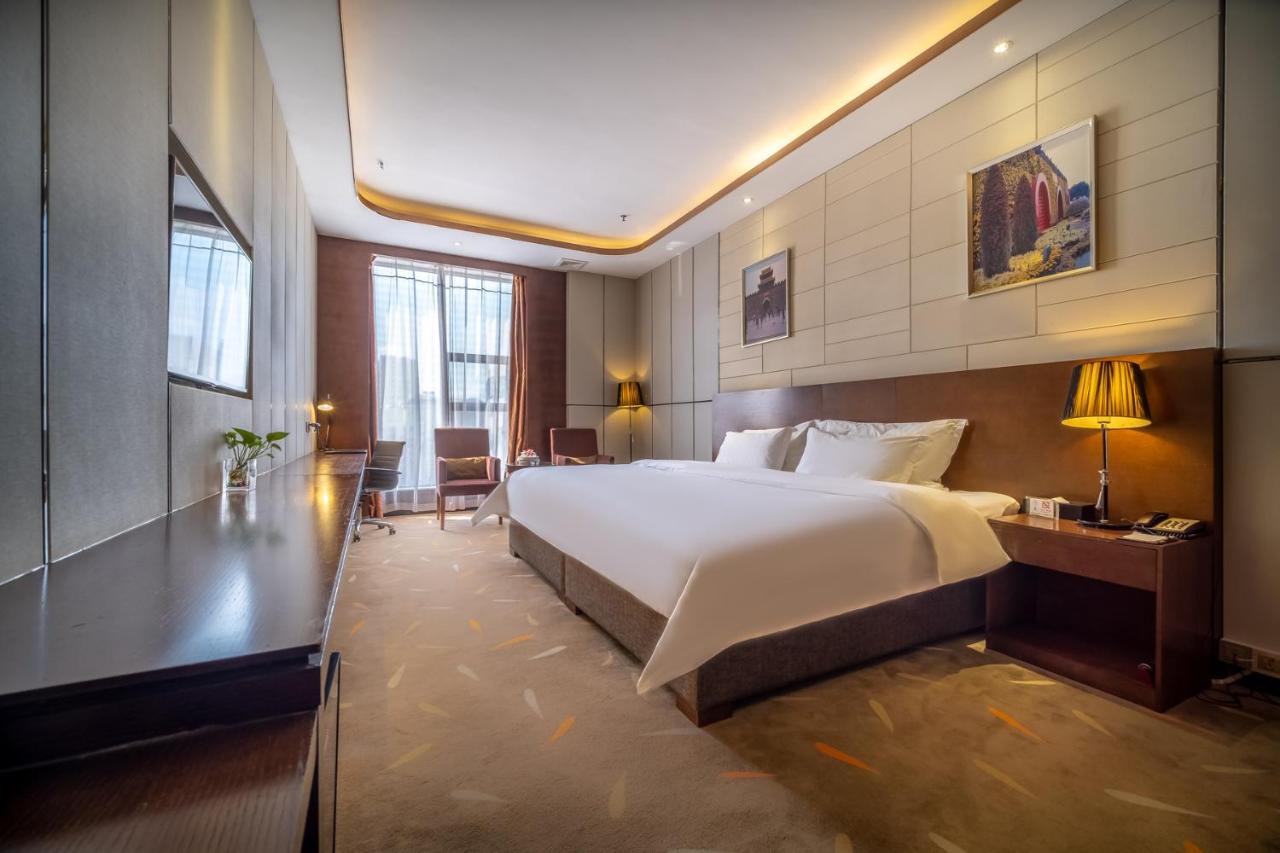 Relteem Hotel Чжуншань Экстерьер фото