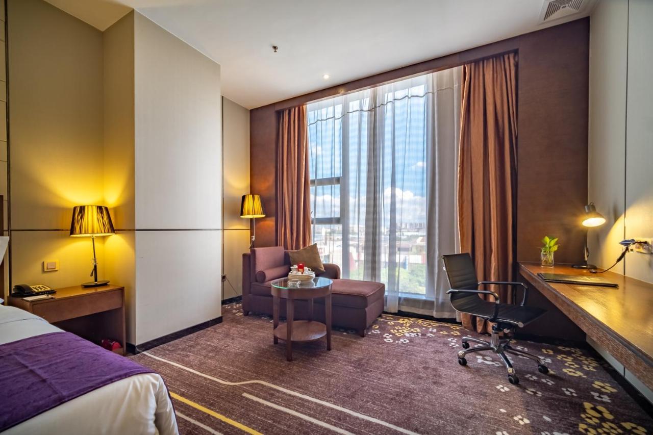Relteem Hotel Чжуншань Экстерьер фото