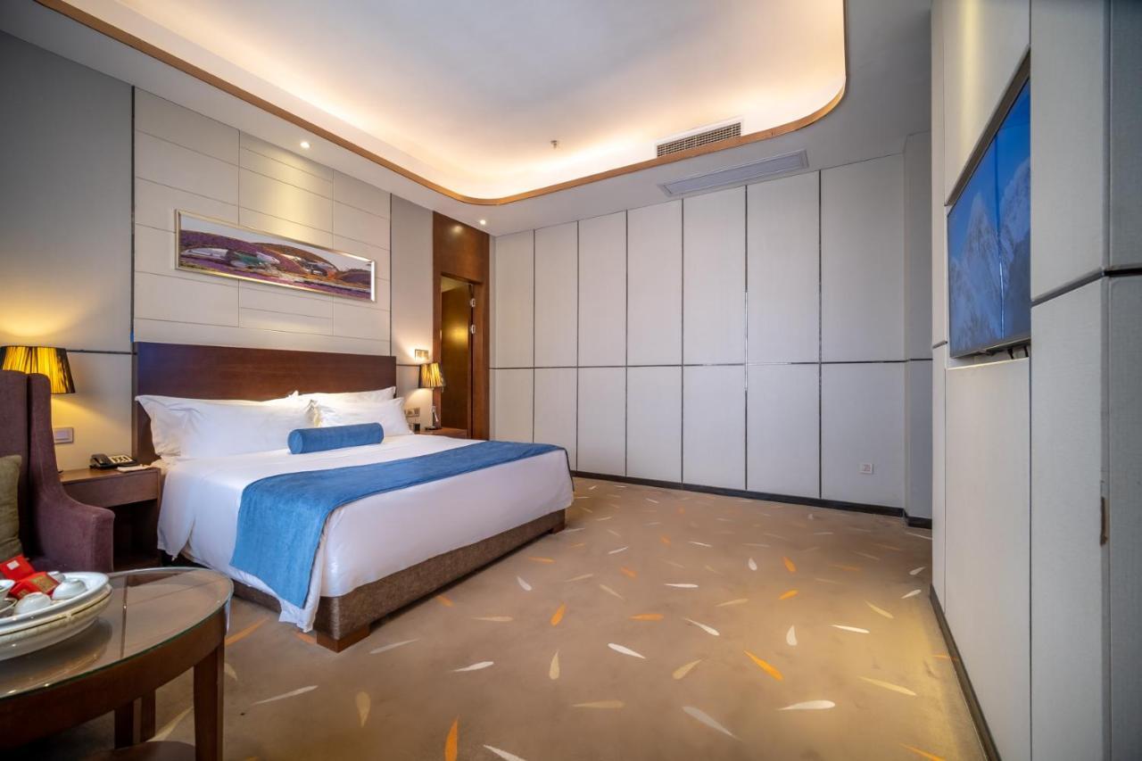 Relteem Hotel Чжуншань Экстерьер фото